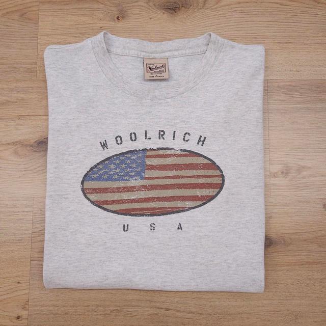 Woolrich Men's T-shirt - Grey/Red - XXL on Productcaster.