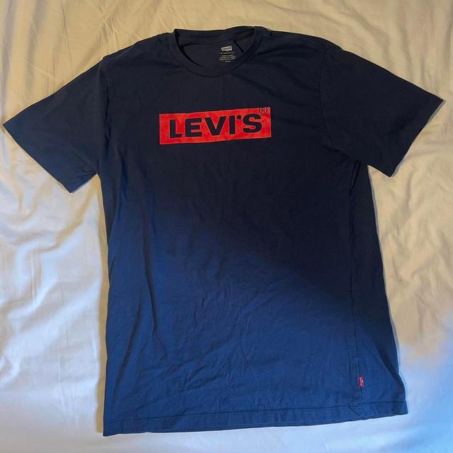 Levi's Men's T-shirt - Navy - M on Productcaster.