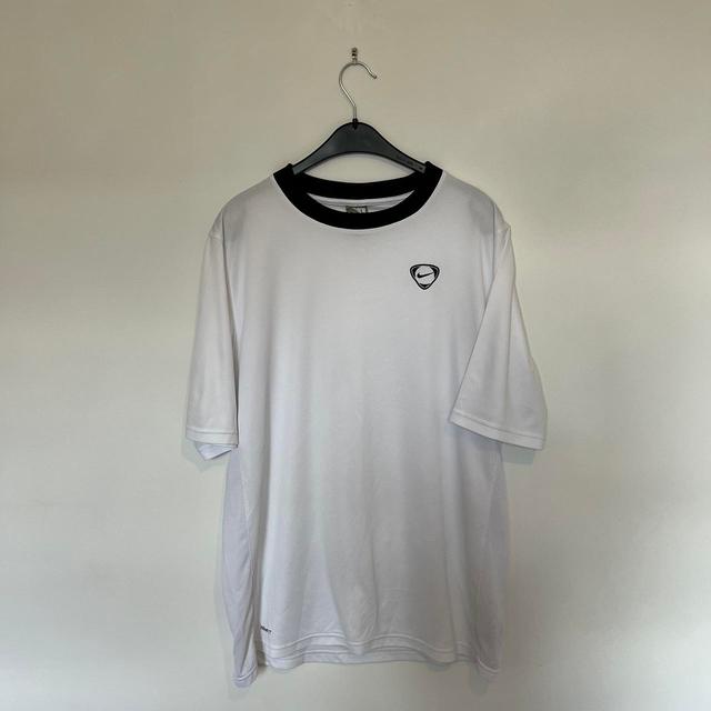 Nike Men's T-shirt - White - L on Productcaster.