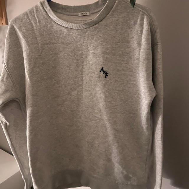 Abercrombie & Fitch Men's Sweatshirt - Grey - S on Productcaster.