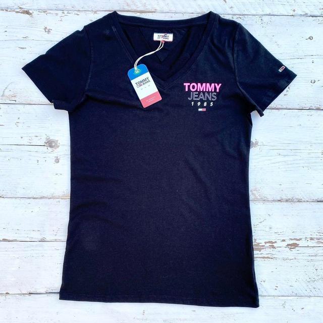 Tommy Hilfiger Women's T-shirt - Black - XS on Productcaster.