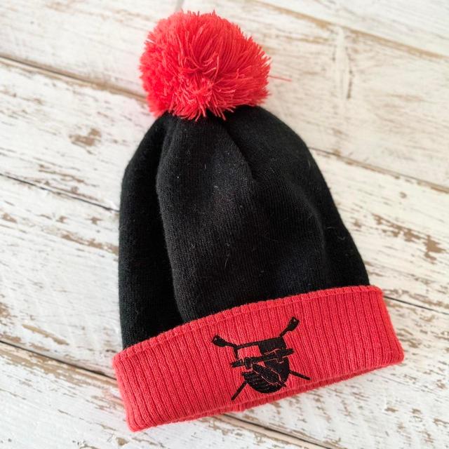 Beechfield Men's Beanies - Black/Red on Productcaster.