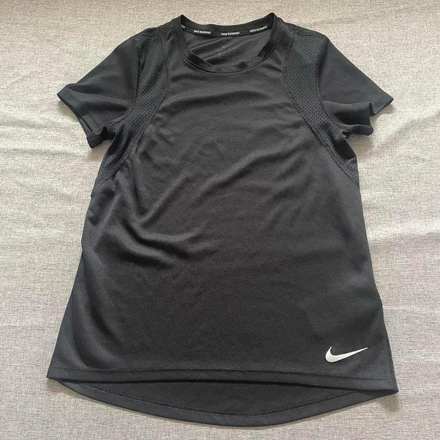 Nike Women's T-shirt - Black - 6 on Productcaster.