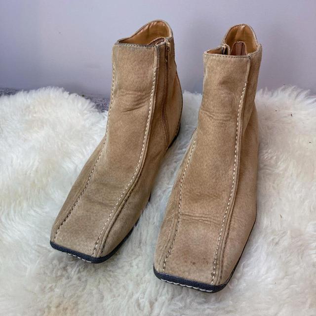 Vintage Women's Ankle Boots - Tan - UK 5 on Productcaster.