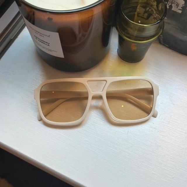 Women's Round Sunglasses - Cream on Productcaster.