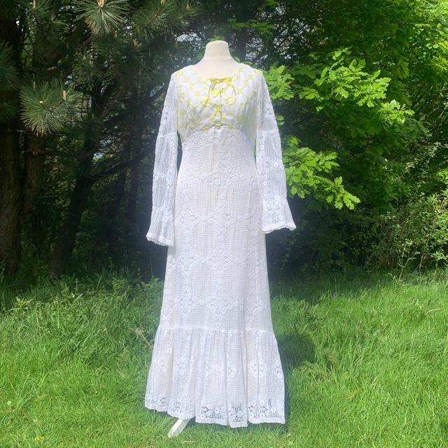 Vintage Women's Fishtail Dress - White/Yellow - M on Productcaster.