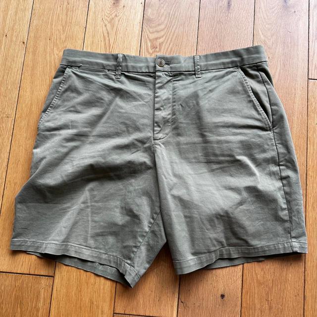 Gap Men's Shorts - Khaki/Tan - 33" on Productcaster.