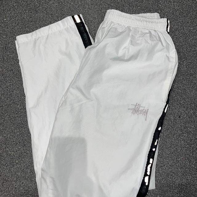 Stüssy Men's Sweatpants - White - L on Productcaster.