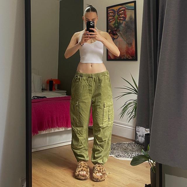 BDG Women's Low rise Cargo Trousers - Green/Khaki - 30" on Productcaster.