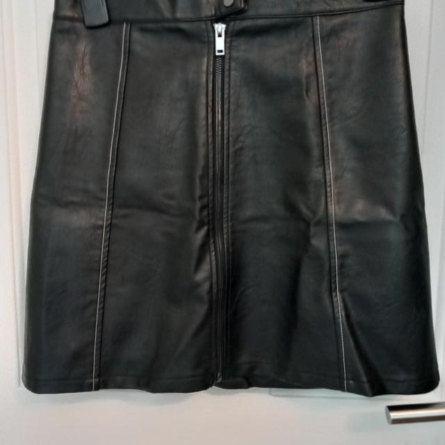 Zara Women's Mini Skirt - Black - S on Productcaster.