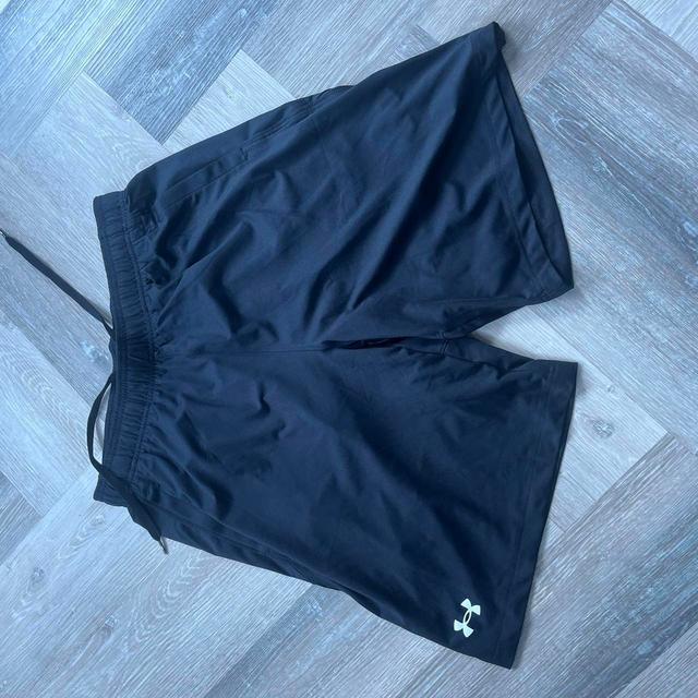 Under Armour Women's Shorts - Black - L on Productcaster.