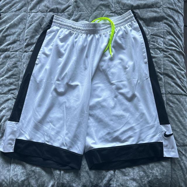 Nike Men's Shorts - White/Black - XL on Productcaster.