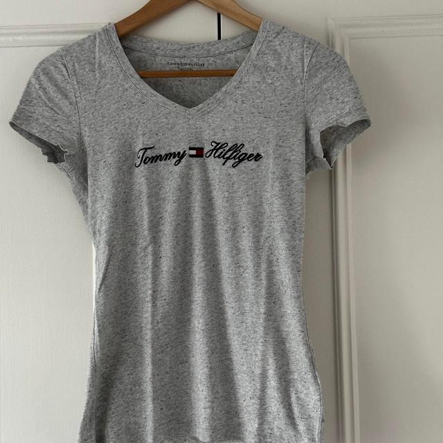 Tommy Hilfiger Women's T-shirt - Grey - XXS on Productcaster.