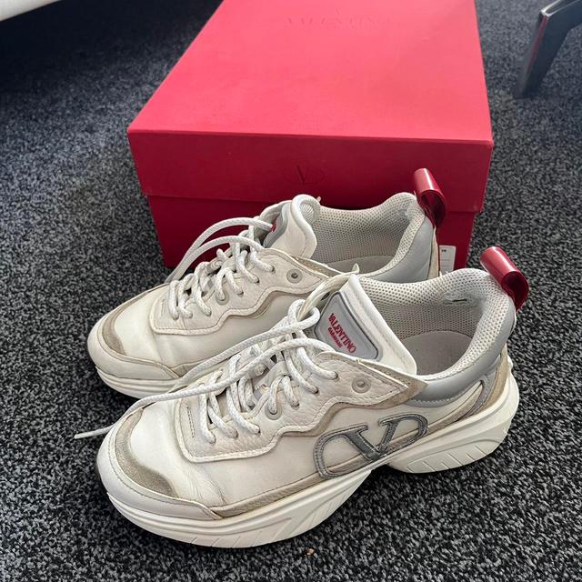 Valentino Women's Trainers - Cream - UK 3.5 on Productcaster.