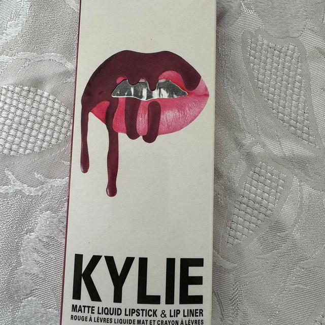 Kylie Cosmetics Lipstick - Brown on Productcaster.