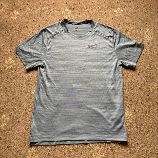 Nike Men's T-shirt - Grey - M on Productcaster.