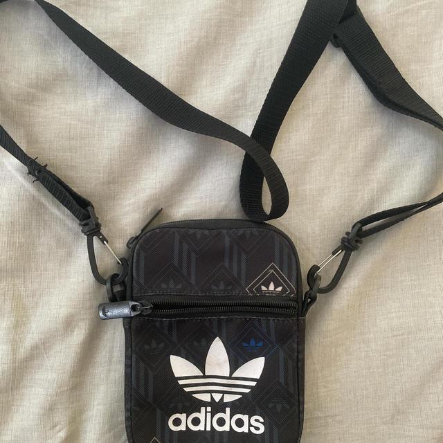 Adidas Men's Crossbody bags - Black on Productcaster.