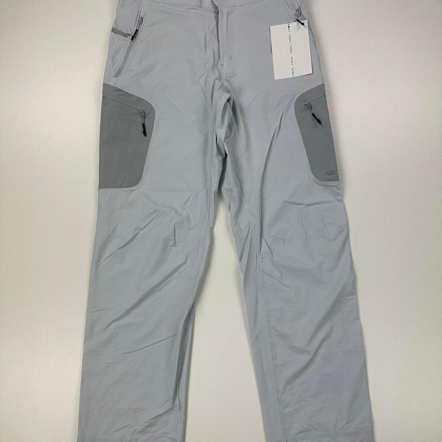 Arc'teryx Men's Trousers - Grey/Blue - 34" on Productcaster.