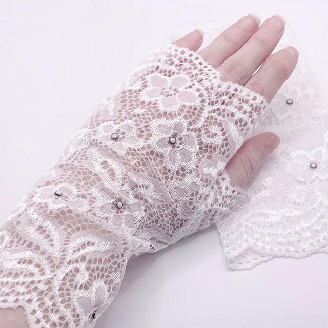 Handmade Women's Gloves - White on Productcaster.