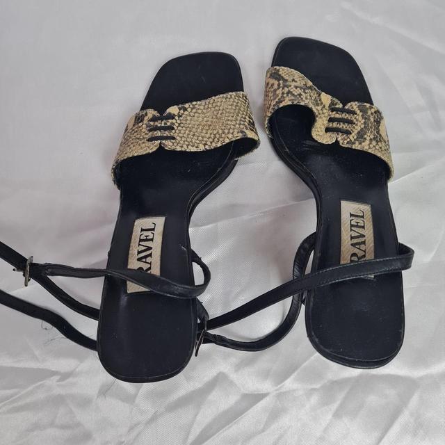 Vintage Women's Sandals - Black - UK 5 on Productcaster.