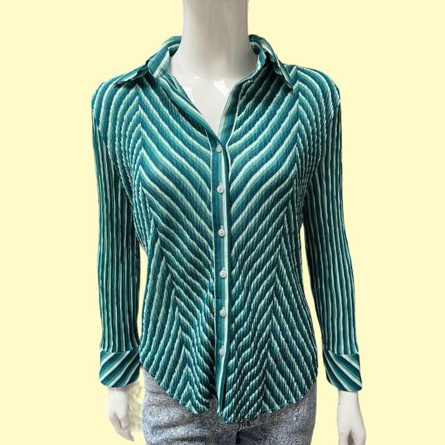 Vintage Women's Shirt - Green - 14 on Productcaster.