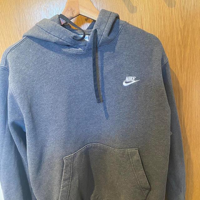 Nike Men's Hoodie - Grey - M on Productcaster.