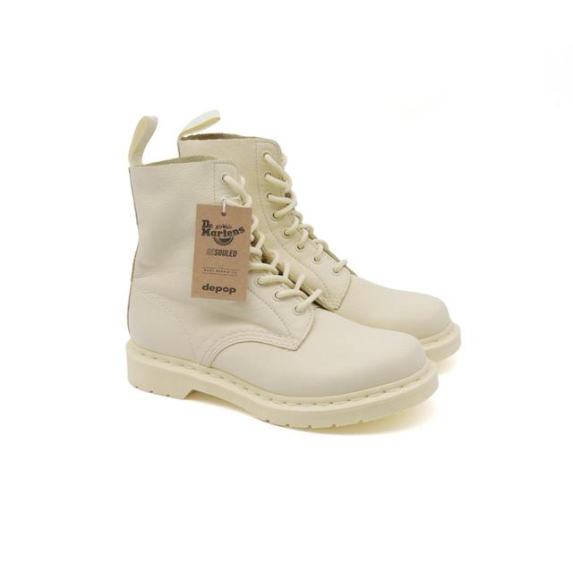 Dr. Martens Women's Ankle Boots - Cream - UK 6 on Productcaster.