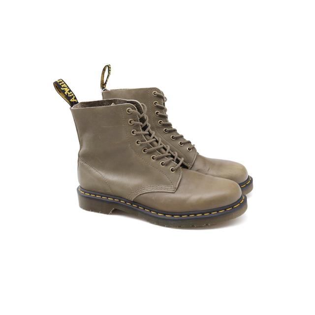 Dr. Martens Men's Ankle Boots - Khaki - UK 10 on Productcaster.