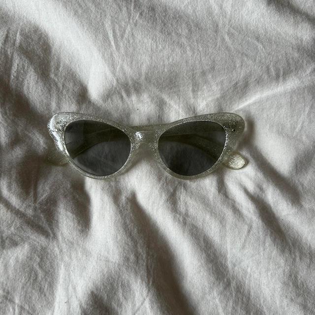 Vintage Women's Cat eye Sunglasses - Silver on Productcaster.