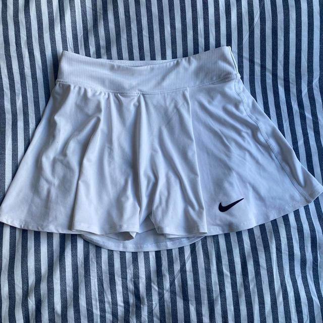 Nike Women's Skirt - White - XS on Productcaster.