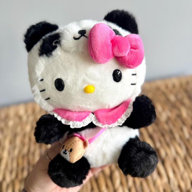 Hello Kitty Stuffed animal - Black/Pink on Productcaster.