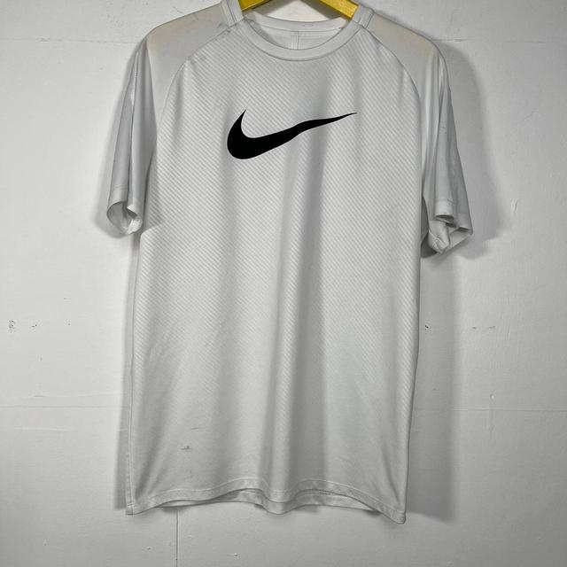 Nike Women's T-shirt - White - L on Productcaster.