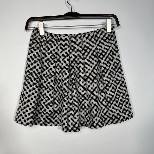 Oasis Women's Skirt - Black/White - M on Productcaster.