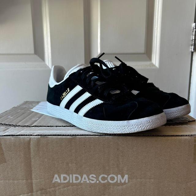 Adidas Women's Trainers - Black/White - US 5.5 on Productcaster.