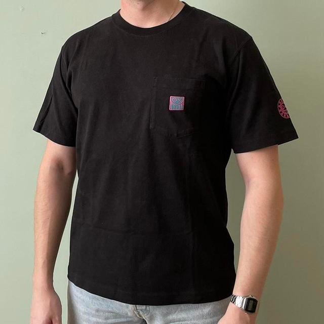 UNIQLO Men's T-shirt - Black/Pink - S on Productcaster.