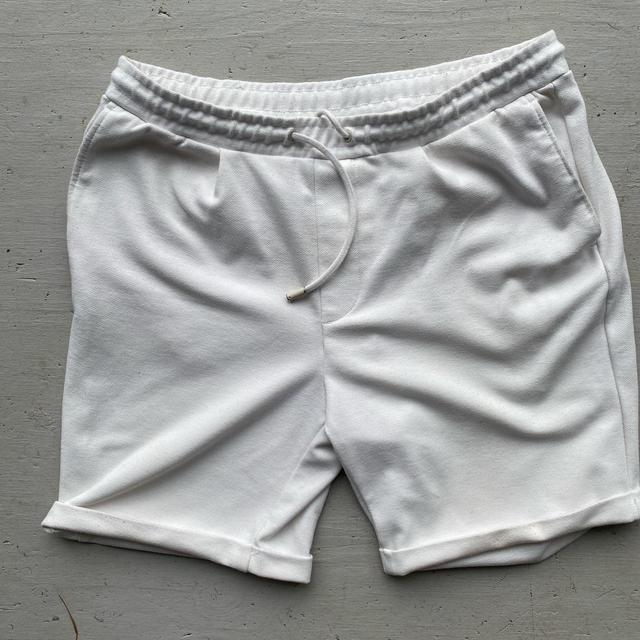 Zara Women's Shorts - White/Cream - L on Productcaster.