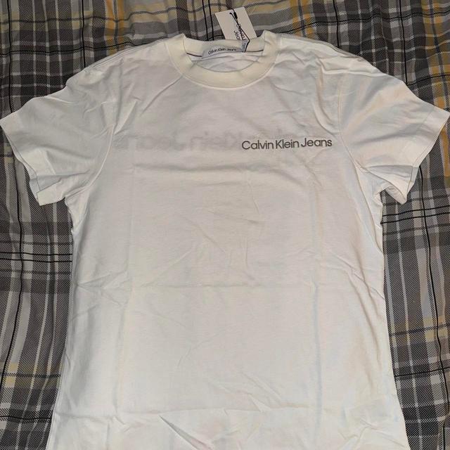 Calvin Klein Men's T-shirt - White - M on Productcaster.