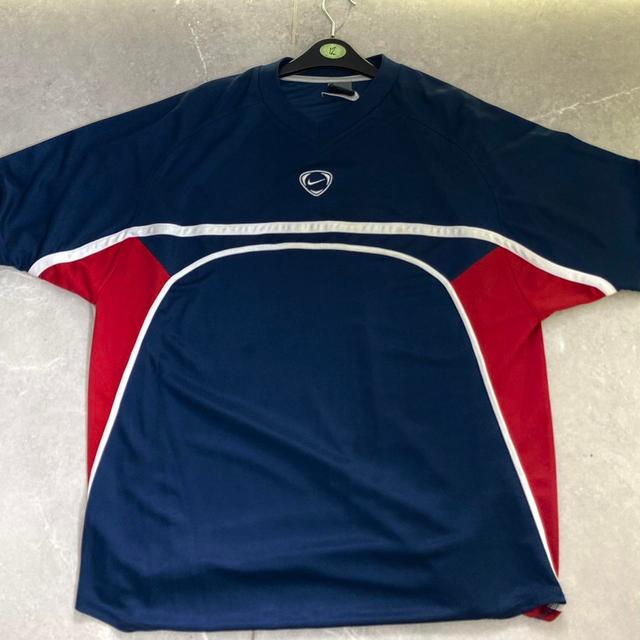 Nike Men's T-shirt - Navy/Red - L on Productcaster.