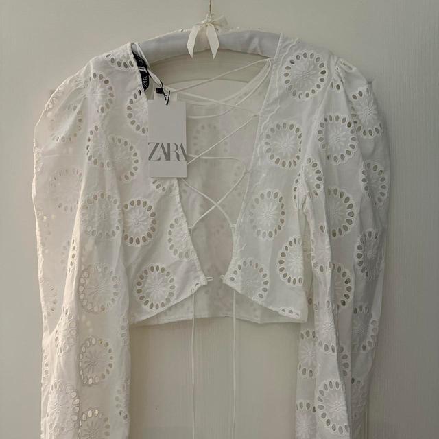 Zara Women's Top - White - L on Productcaster.