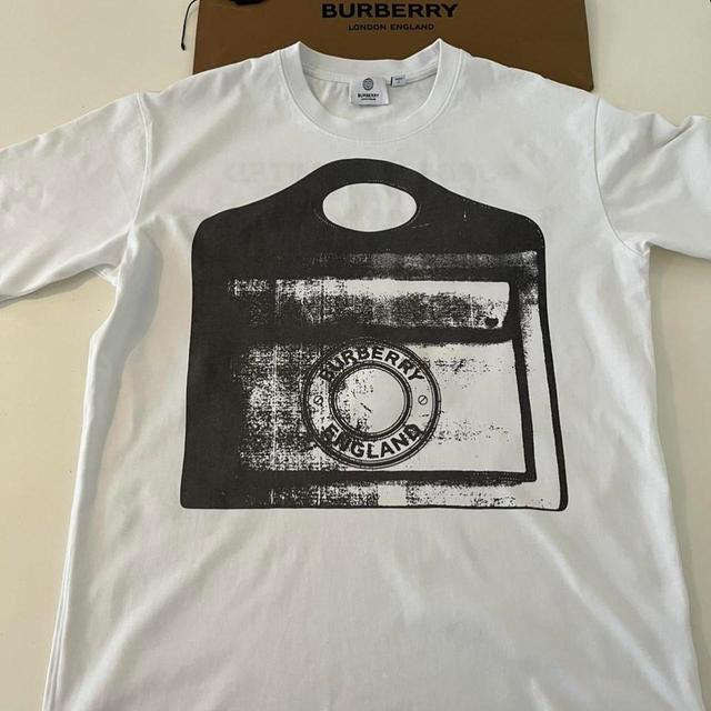 Burberry Men's T-shirt - White - S on Productcaster.