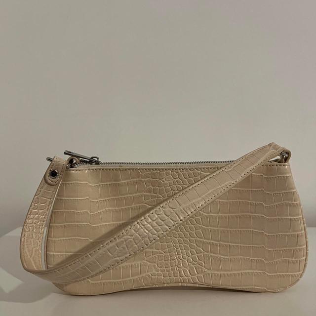 JW Pei Women's Shoulder bags - Cream on Productcaster.