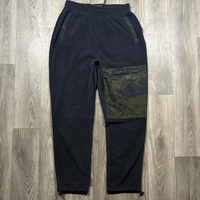 Oakley Men's Sweatpants - Black/Multi - M on Productcaster.