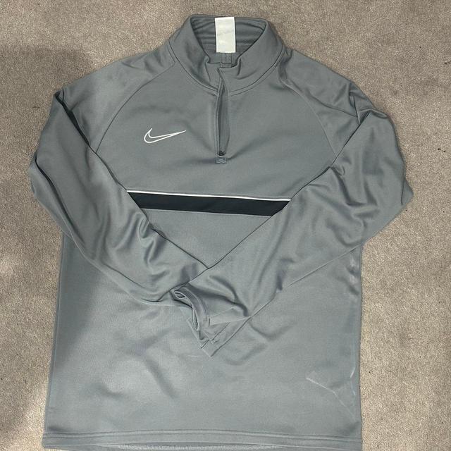 Nike Men's Sweatshirt - Grey - M on Productcaster.