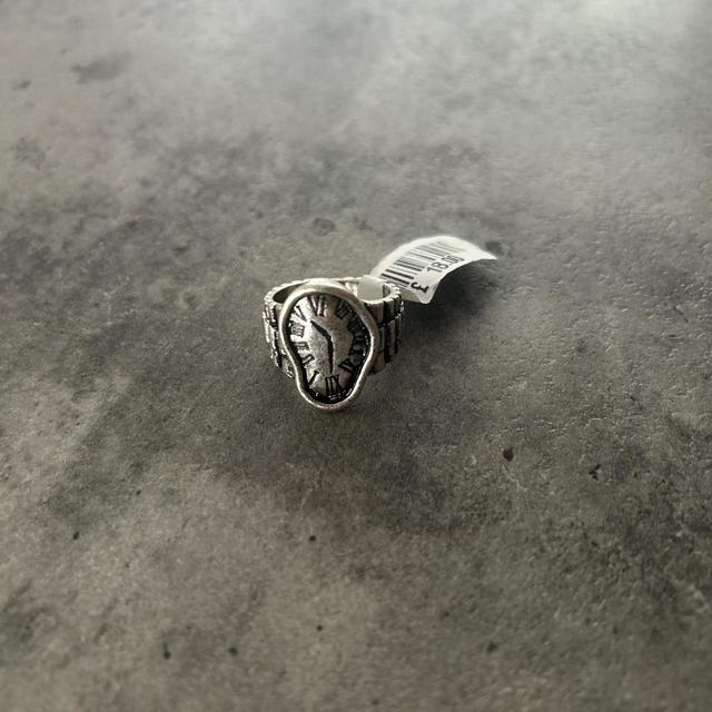 Silence + Noise Men's Ring - Silver/Grey on Productcaster.