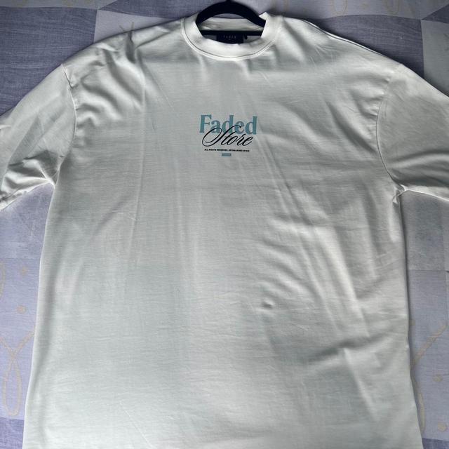 Men's T-shirt - White - M on Productcaster.