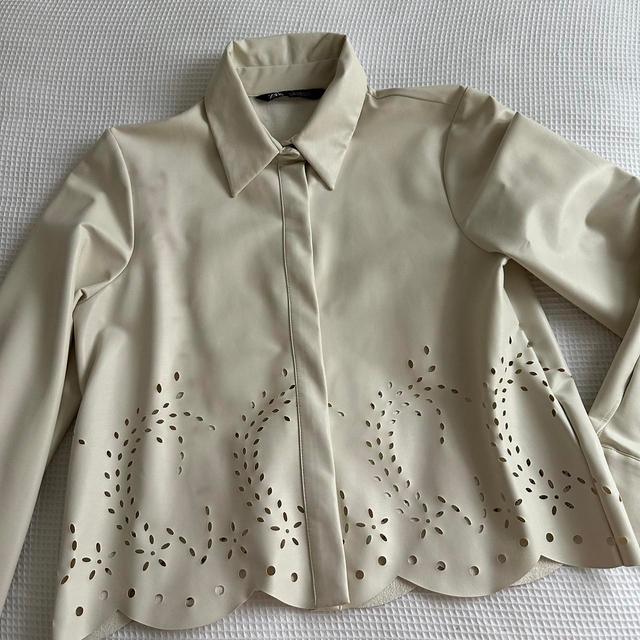 Zara Women's Shirt - Cream - XS on Productcaster.