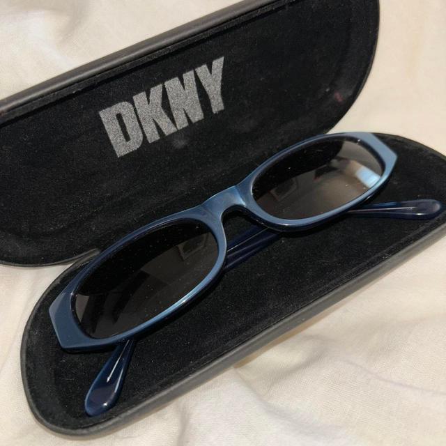 DKNY Women's Party Sunglasses - Navy on Productcaster.