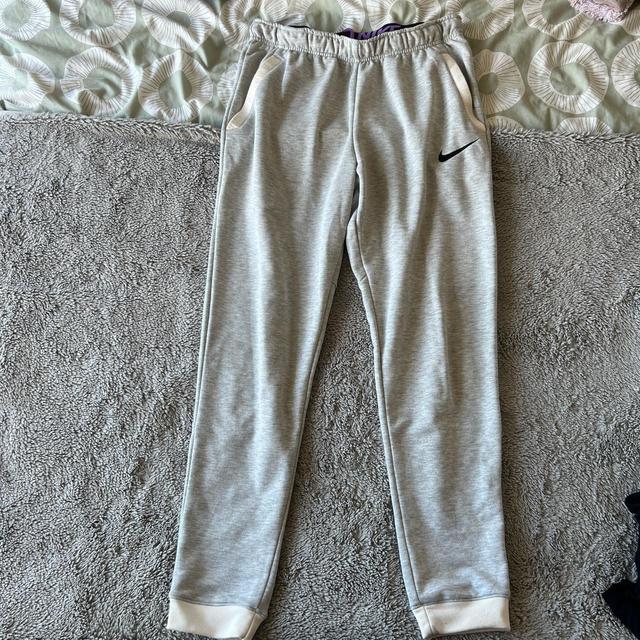 Nike Men's Sweatpants - Grey - M on Productcaster.