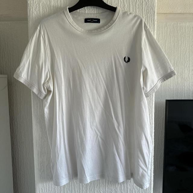 Fred Perry Men's T-shirt - White - M on Productcaster.