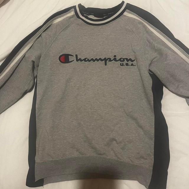 Champion Men's Sweatshirt - Grey - S on Productcaster.